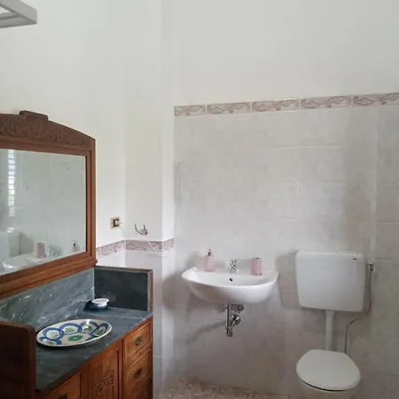 Oda ve Kahvaltı B&B Villa Skino *