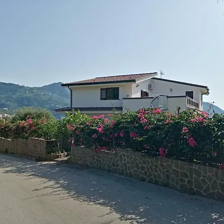 Oda ve Kahvaltı B&B Villa Skino